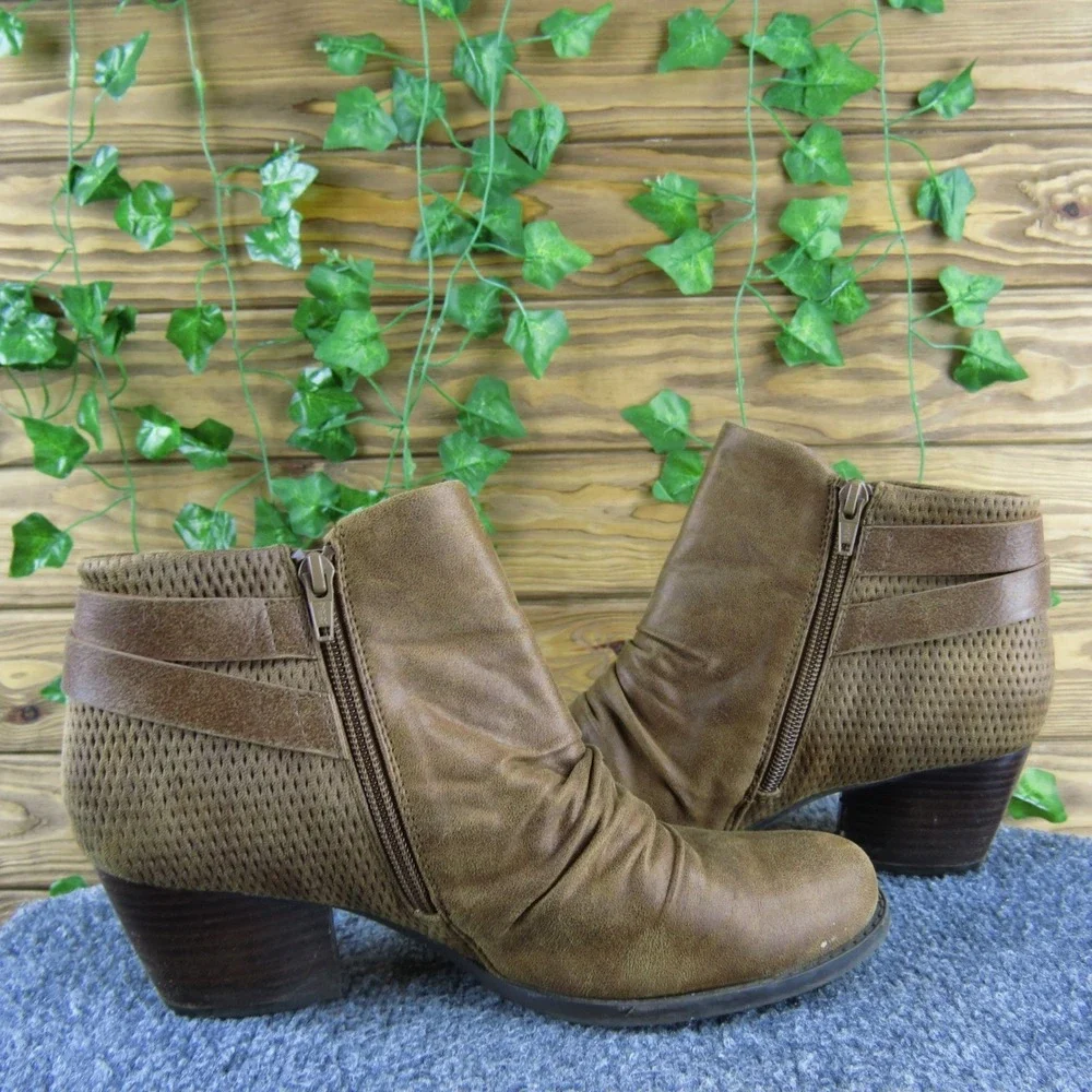 Baretraps Reinella Womens 9 Brown Heeled Ankle Boots‎ Perforated Buckle Booties